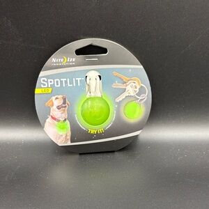 New in package Nite Ize SpotLit LED Keychain Light